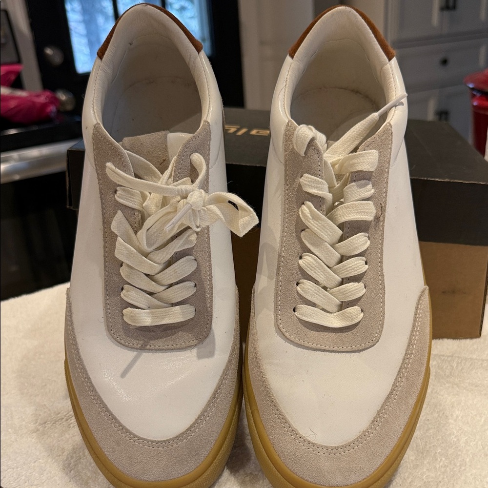 Express White and Beige Leather Lace-Up Sneakers